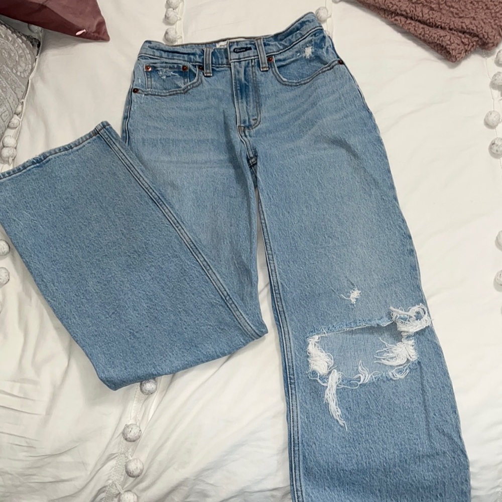 Abercrombie High Rise 90’s Jeans